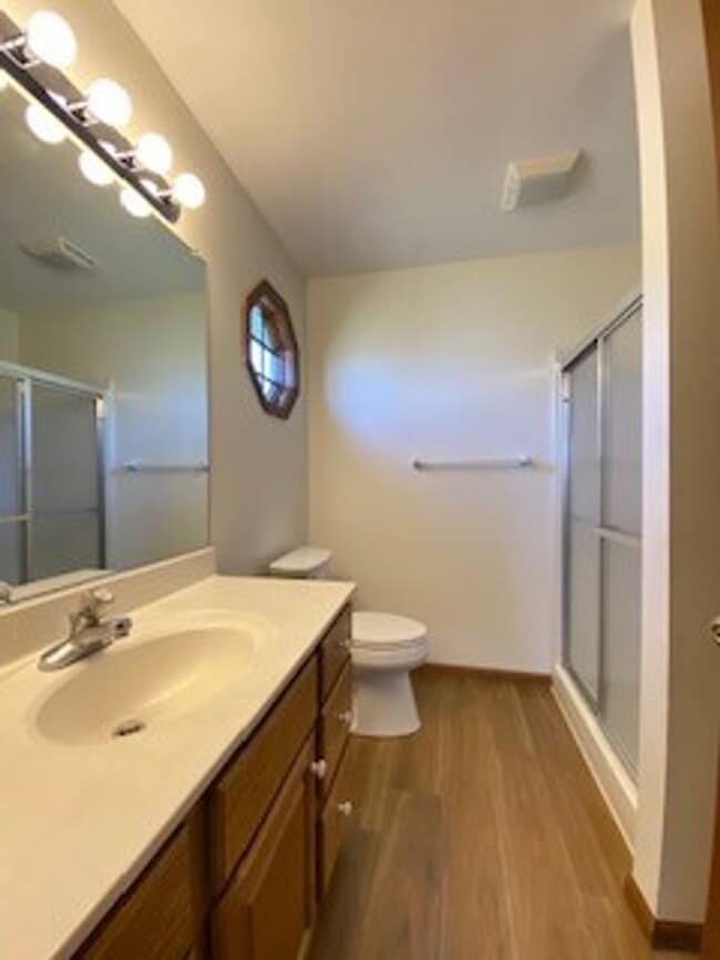 Building Photo - 3 Bedroom/2 Bathroom Home in the Gardens!