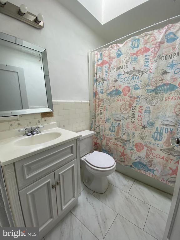 Building Photo - 4033 Garrett Rd