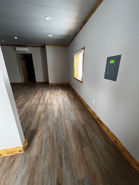 Building Photo - 7551 Riverside Dr