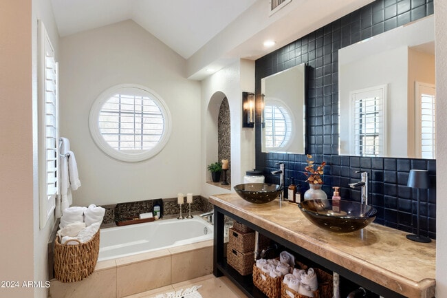 Building Photo - 3207 E Wescott Dr