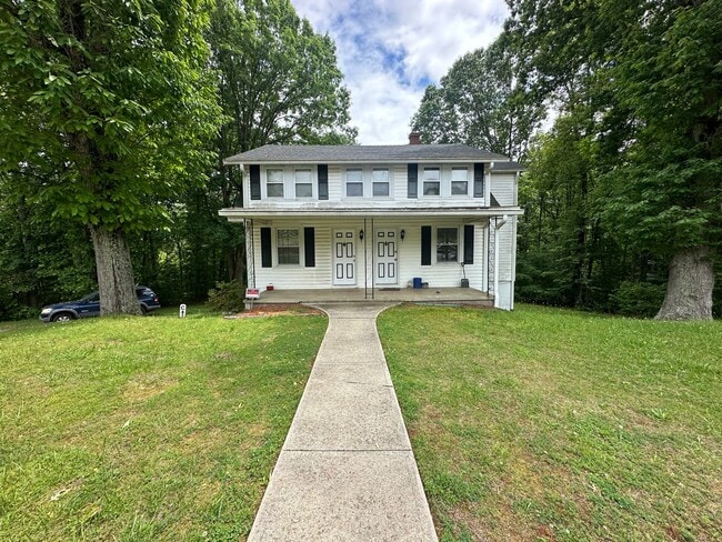 Primary Photo - Basement apartment close to 29 inbetween Rustburg and Evington