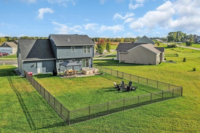 Building Photo - 1631 Smith Ln