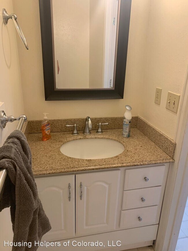 Building Photo - 3 br, 4 bath House - 2964 Shady Hollow W