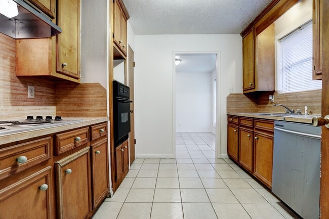 Building Photo - Move-in Ready Home for Lease in Pearland!