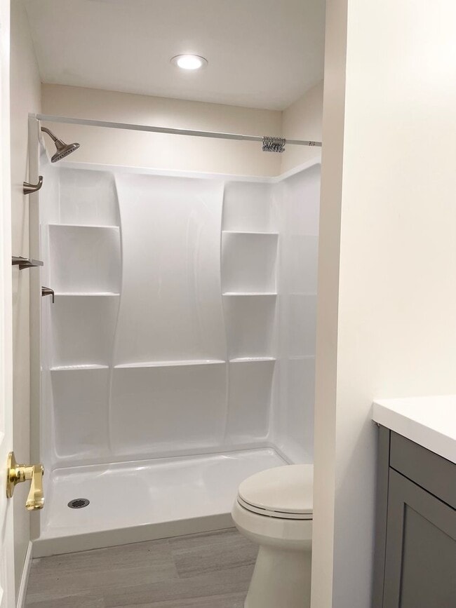 Building Photo - Remodeled 3+1 Bed 2 Bath Rambler in Juanita