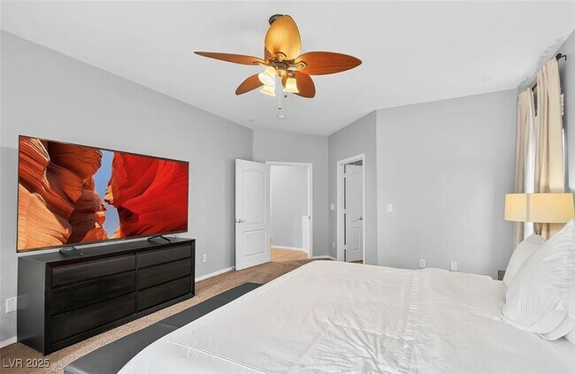 Building Photo - 233 Lynbrook St