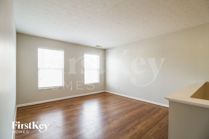 Building Photo - 60 Charmalee Dr