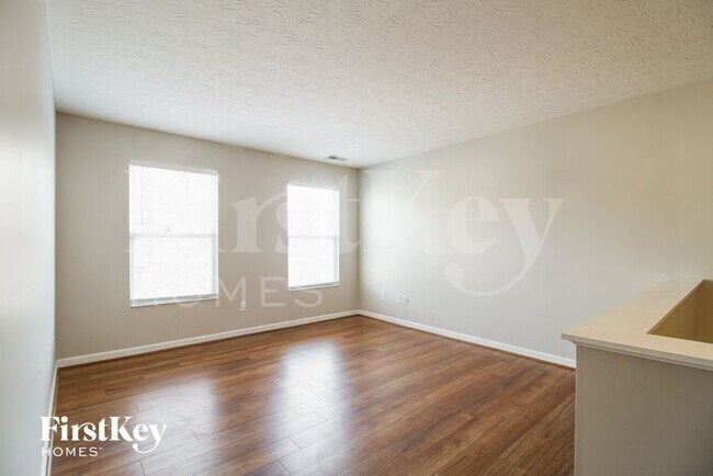 Building Photo - 60 Charmalee Dr