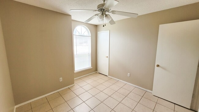 Building Photo - 1805 Cherrybark Bend