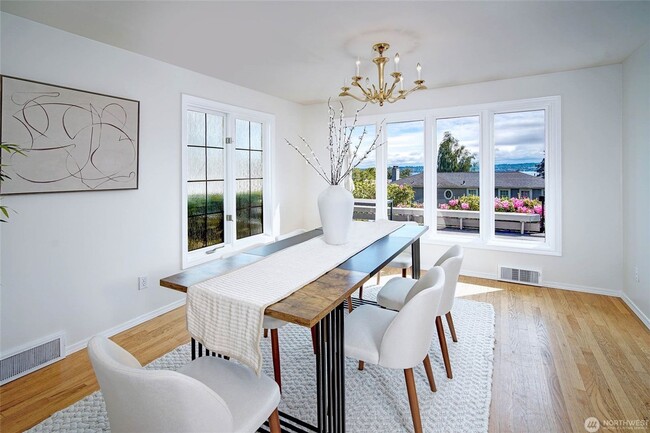 Building Photo - 4bd/3ba Seattle Home