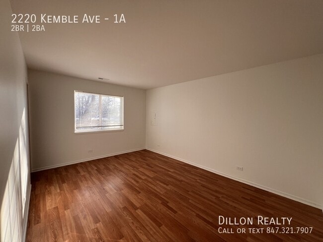 Building Photo - 2220 Kemble Ave