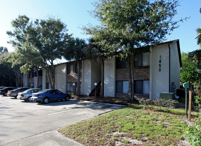 Building Photo - Sprucewood Apartments