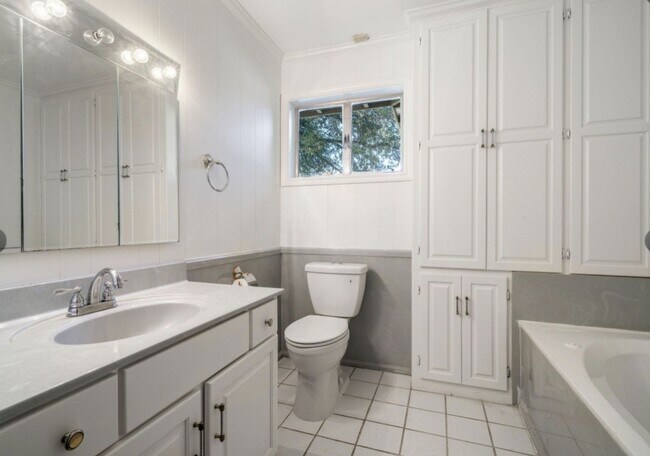 Primary Photo - 3106 Prescott St