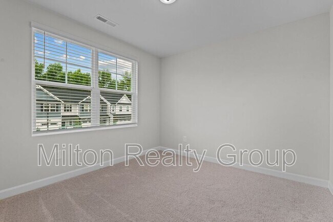 Building Photo - 71 Village Edge Dr