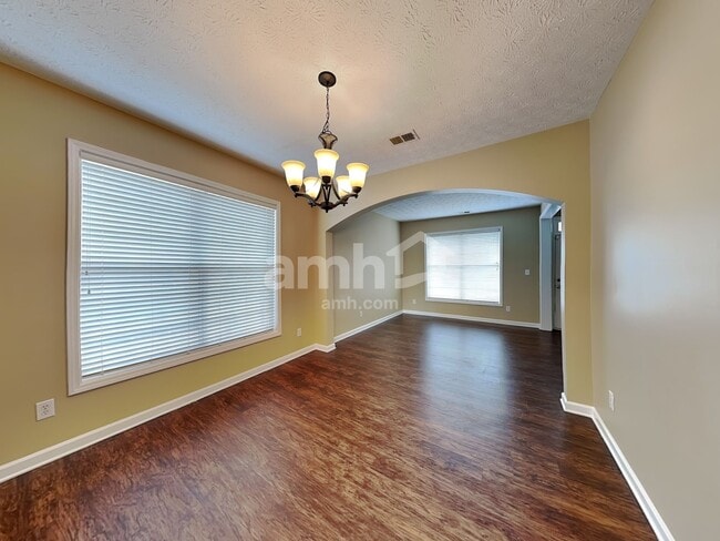 Building Photo - 7071 Hillcrest Chase Ln