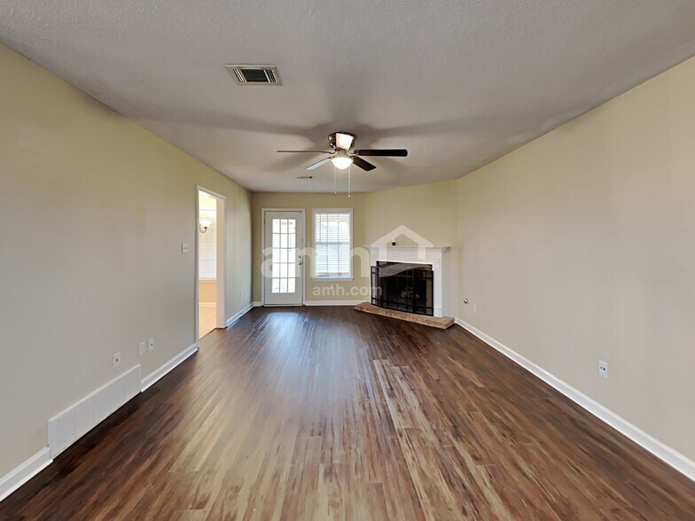 Building Photo - 3047 Valley Green Ln