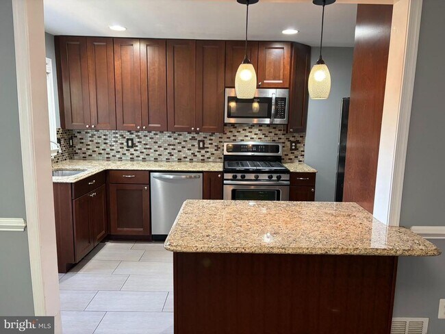 Building Photo - 1543 Cottage Ln