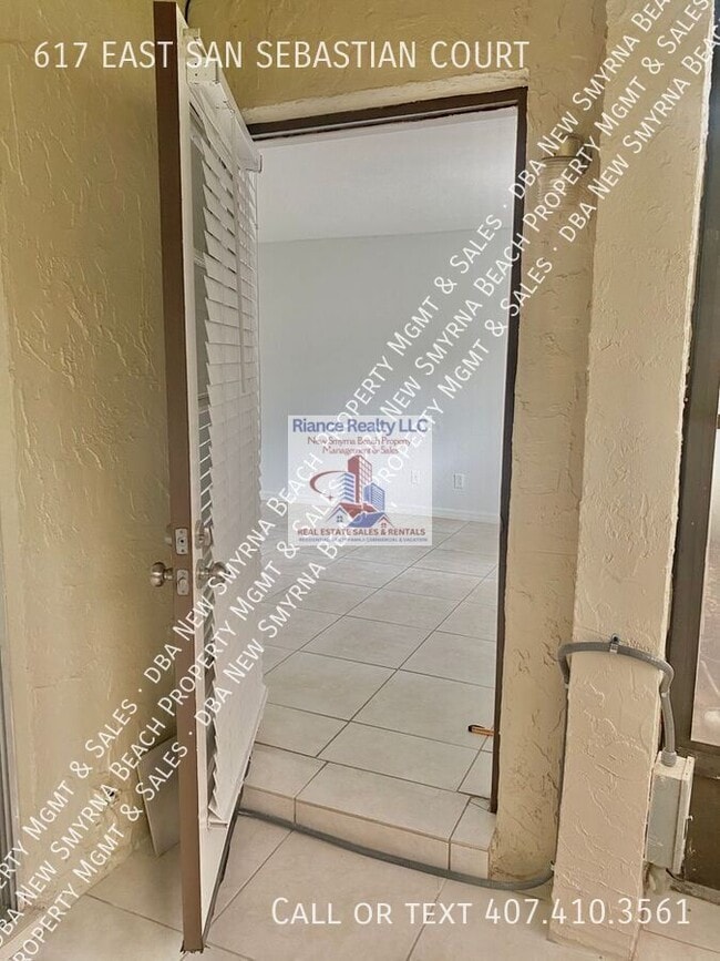 Building Photo - 617 E San Sebastian Ct