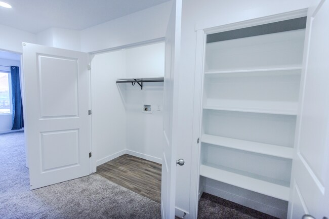 Building Photo - 3569 Grassland Dr