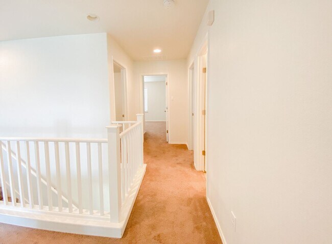 Building Photo - Beautiful 5 BR / 2.5 BA Home for Rent in A...
