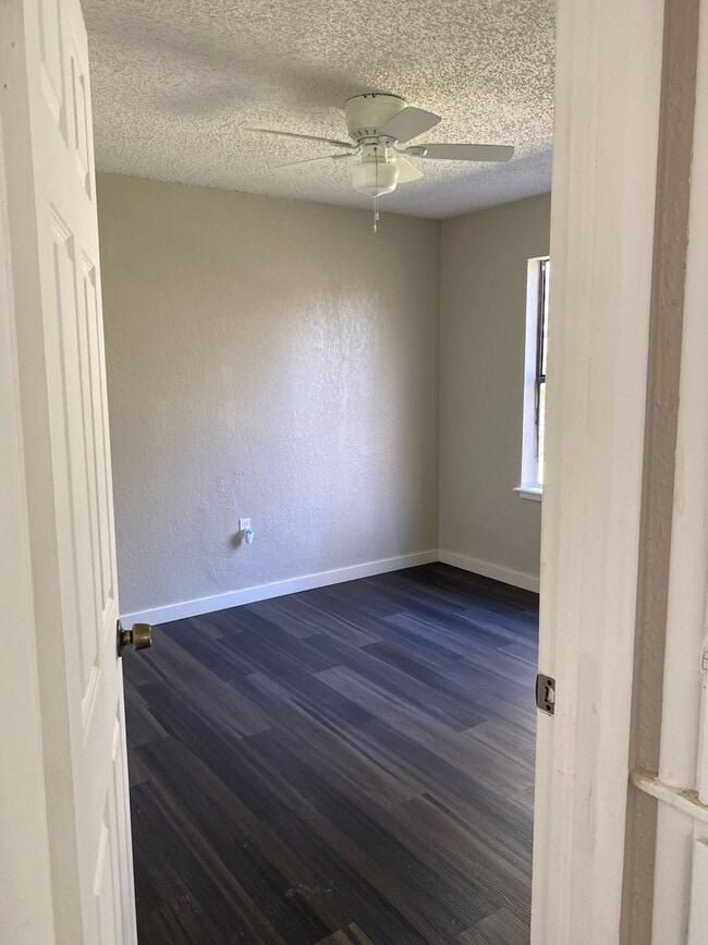 Building Photo - Beautiful Newly Remodeled Affordable Housi...