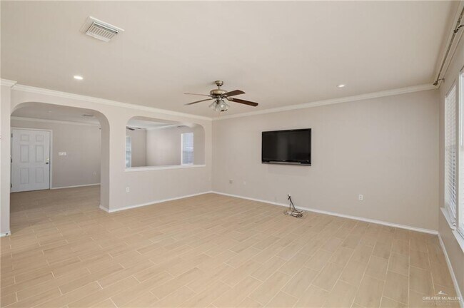 Building Photo - 16 Andrea Ave