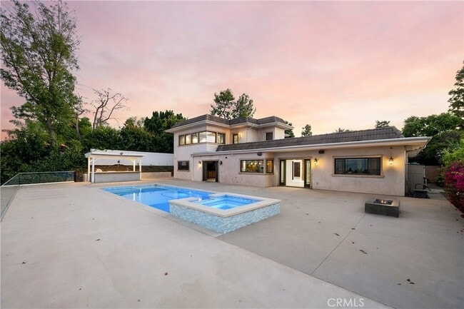 Building Photo - 3730 Westfall Dr