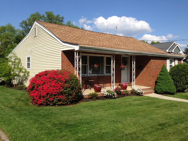 Building Photo - 132 Tooker Avenue