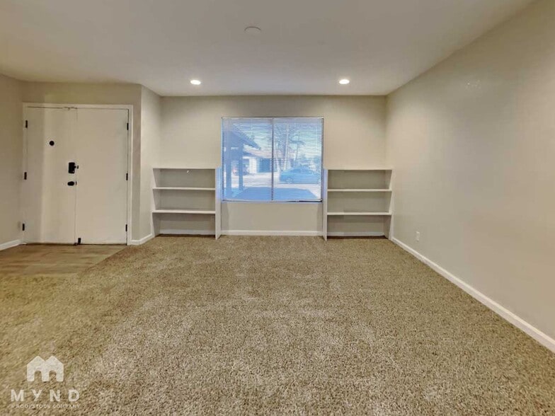 Building Photo - 4903 W Golden Ln