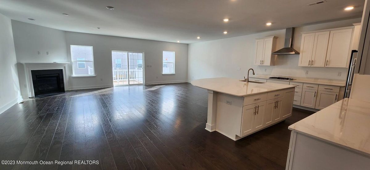 Building Photo - 3105 Aviator Ave