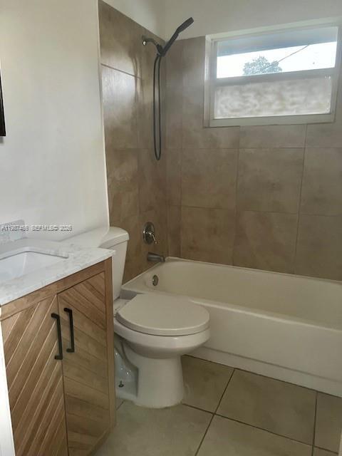 Building Photo - 2746 Johnson St