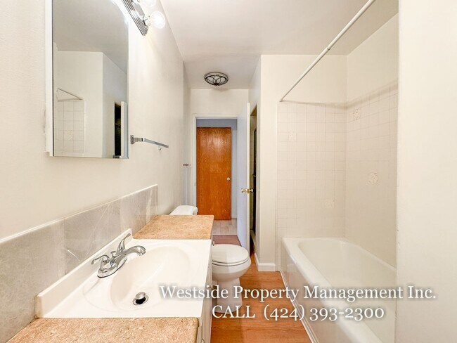 Building Photo - 4400 Vinton Ave