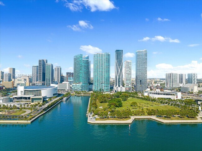 Building Photo - 900 Biscayne Blvd