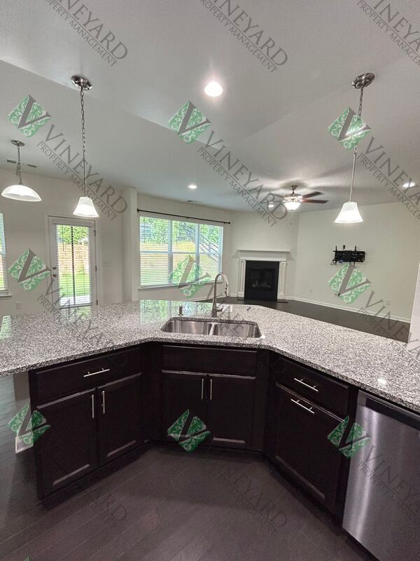 Building Photo - 4510 Sandy Creek Dr