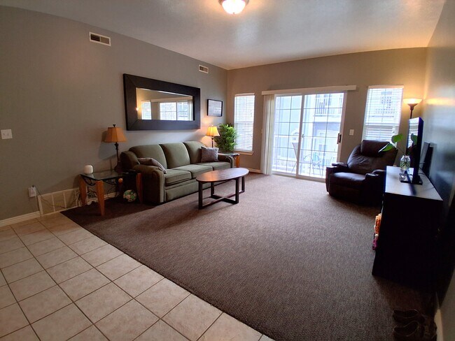 Building Photo - 509 Belmont Pl