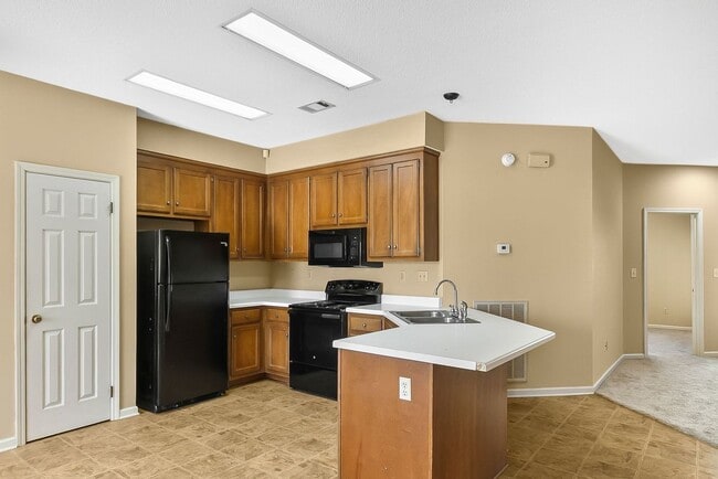 Building Photo - 2 Bed 2 Bath