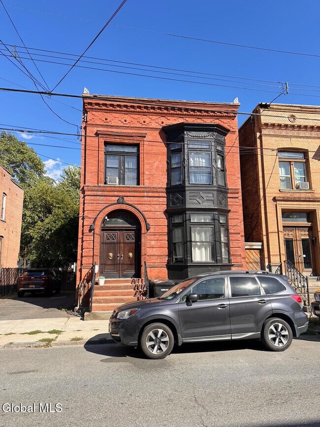Primary Photo - 2916 6th Ave