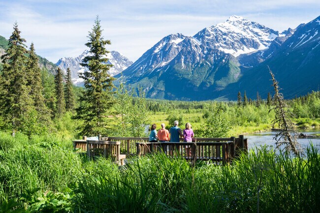 Building Photo - 415 D St