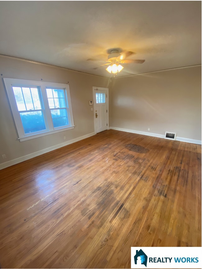 Building Photo - Cute 2 bed Bungalow!