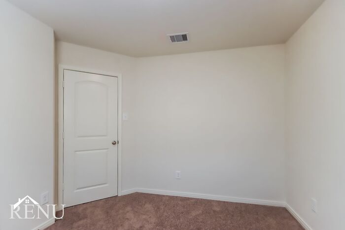 Building Photo - 10506 Sweetwater Creek Dr