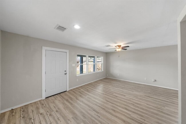 Building Photo - 7019 Sur Ct