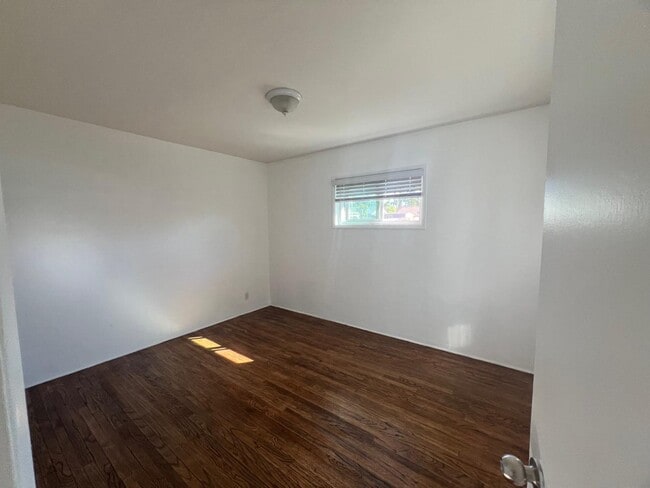 Building Photo - 510 S Escondido Blvd