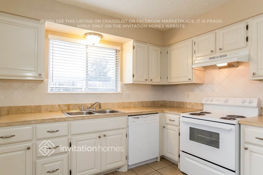 Building Photo - 2902 Early Turn Dr