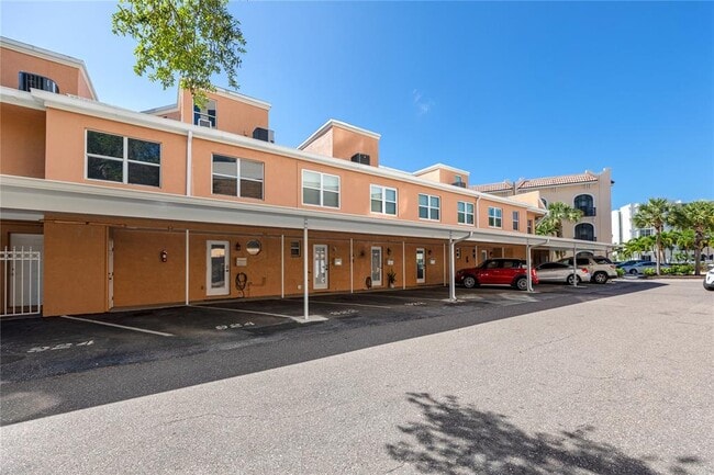 Building Photo - 920 N Shore Dr NE