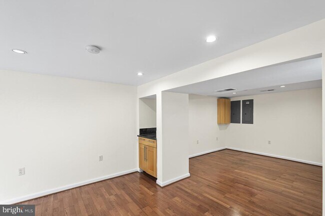 Building Photo - 10009 Sinnott Ct