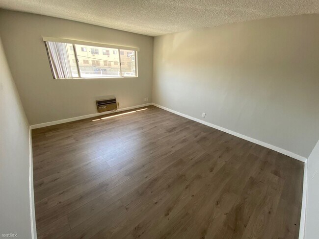 Building Photo - 1208 S Norton Ave