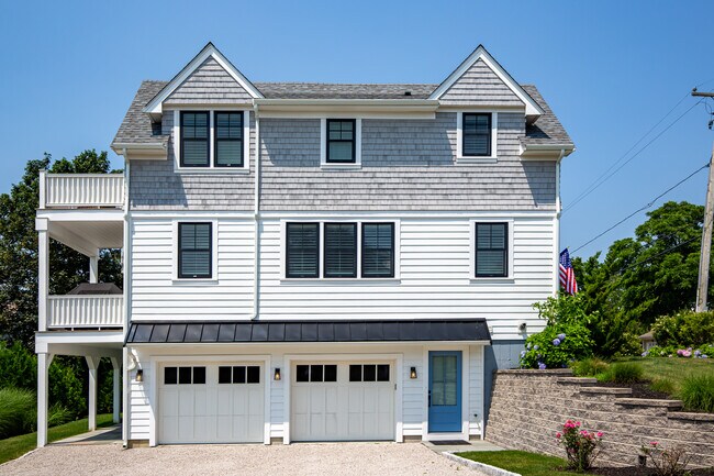 Building Photo - 517 Wolcott Ave