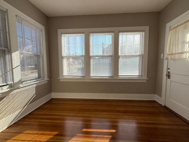 Building Photo - Charming 2 Bedroom Home with Garage on Corner Lot