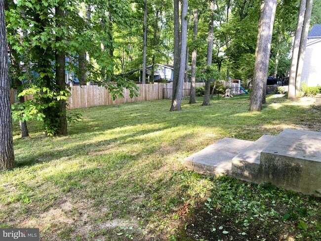 Building Photo - 415 Monmouth Dr
