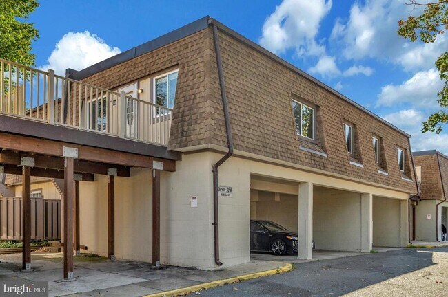 Building Photo - 3890 Mariposa Pl